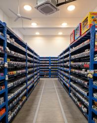 -逝水玩具折扣店