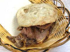 烧饼加肘子-老北京烧饼夹肉(北洼路店)