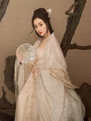 -盘子女人坊古装写真摄影(厦门总店)
