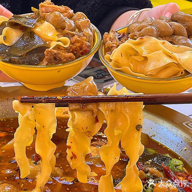 为了这口正宗重庆肥肠鸡！我想天天都出门！
