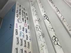 -一人多镜蔡司·依视路眼镜店(琉璃店)