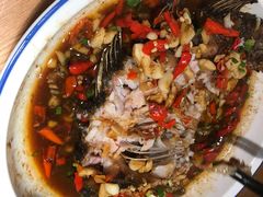 香煎鲫鱼-费大厨辣椒炒肉(万家丽一店)