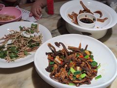 -梁家大院•农家菜(昆山会展中心店)