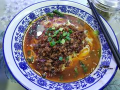 -渝之汇牛肉豌杂面
