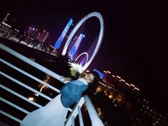 -南京眼步行桥