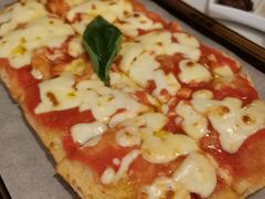 -卡佩罗意大利餐厅及酒吧Al Cappello Trattoria