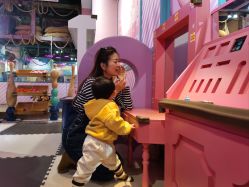 -卡通尼乐园(绿地缤纷城店)