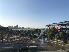 -上海滴水湖皇冠假日酒店