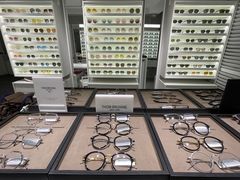 -目艮眼镜SHOWROOM(品牌集合店)