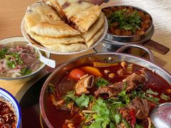 -大众跷脚牛肉馆·非遗传承单位(峨眉山店)