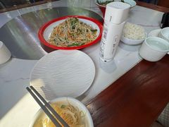 -雪乡人家东北菜·铁锅炖一切(高斯路店)