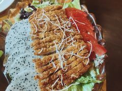 -月亮眼花园餐厅书吧酒吧