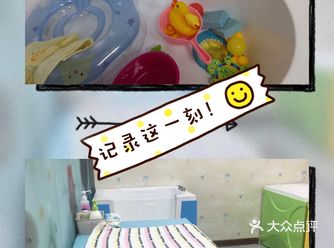 我是喜欢蓝色游泳圈的小宝宝。