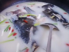 有机鱼头浓汤-浔味·山屿湖·正宗淳牌全鱼宴老字号