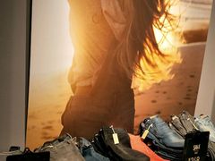 -Hollister(天环广场店)