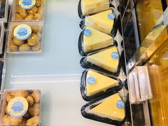 爆浆脆皮泡芙-昆明冠生园·蛋糕·面包(朗悦湾店)