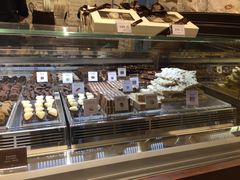 面包甜点陈列柜-VENCHI 闻绮(北京国贸商城店)