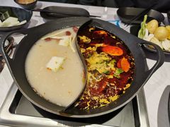双拼锅底-新辣道鱼火锅(航天万源店)