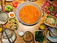 -野山舂·贵州现舂酸汤火锅(鸿通城店)