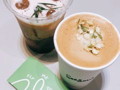 栀子花梨香拿铁-Seesaw Coffee(芮欧百货店)