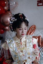 -红馆妆造(中央大街店)