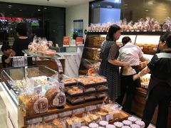 面包甜点陈列柜-莉莲蛋挞(大华悦沢书店)