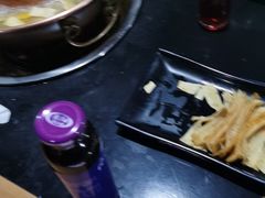 -果松木炭酸菜铜火锅·外婆参鸡汤