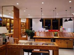 -宝丽眼镜(湖墅店)
