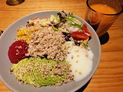 牛油果金枪鱼鸡肉poke-POKEE VIA&Brunch·维娅(重庆来福士店)