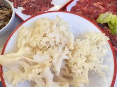 -毛辣果·贵州红酸汤牛肉火锅(西单店)