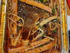 -虾弄弄海派小龙虾·牛羊蝎子火锅