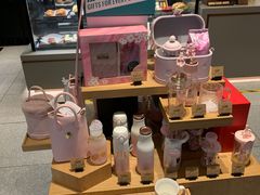 零售区-星巴克臻选(上海中环广场2F店)