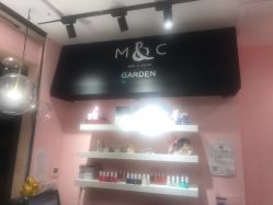 -蜜丝卡伦美甲美睫半永久