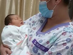 -秋歌护理·月嫂·育儿嫂(浦东医院店)