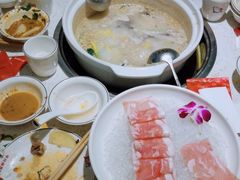 -三人行骨头王火锅(长寿店)