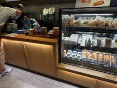 -星巴克(青岛火车北站候车大厅店)