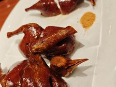 脆皮乳鸽-贤记啫煲广东菜馆(鲁谷路店)