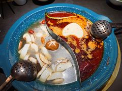 珍鲜菌菇鸳鸯锅-吼堂老火锅(太古里总店)