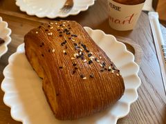 -VERIE BAKEHOUSE
