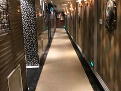 -环球梦主题KTV(曲阳生活购物中心店)