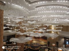 大堂-威珀斯酒店·珀萃美食餐厅 | 海鲜刺身·现烤生蚝·特色烤肉