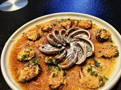 中鲍鱼蒜蓉粉丝蒸-新阿布海鲜大酒店