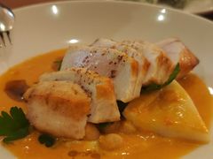 烤箭鱼配青口墨鱼-Cumulus Inc.