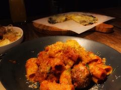 直通心粉配肉丸-Carbon莫卡哆·意大利复古集市餐厅(杭州大厦店)