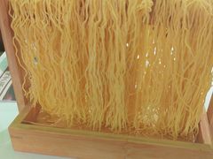 -洪氏嗨捞·广东猪肚鸡·椰子鸡火锅(西咸万象城店)