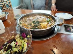 -亿诣蝎府炸酱面羊蝎子火锅(酷车小镇店)