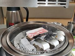 -围炉肉舍•炭烤活鳗•丹东海鲜烤肉(步行街店)