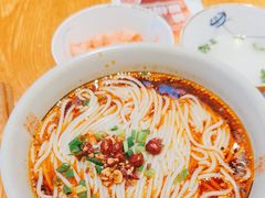-呼啦面馆·头牌豌杂面(爱琴海店)