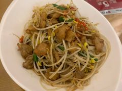 嫩豆芽炒油渣-邻家小馆(银都店)