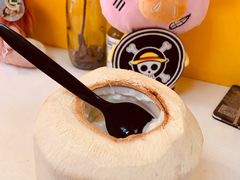 -志龙皇冠吃货椰子铺